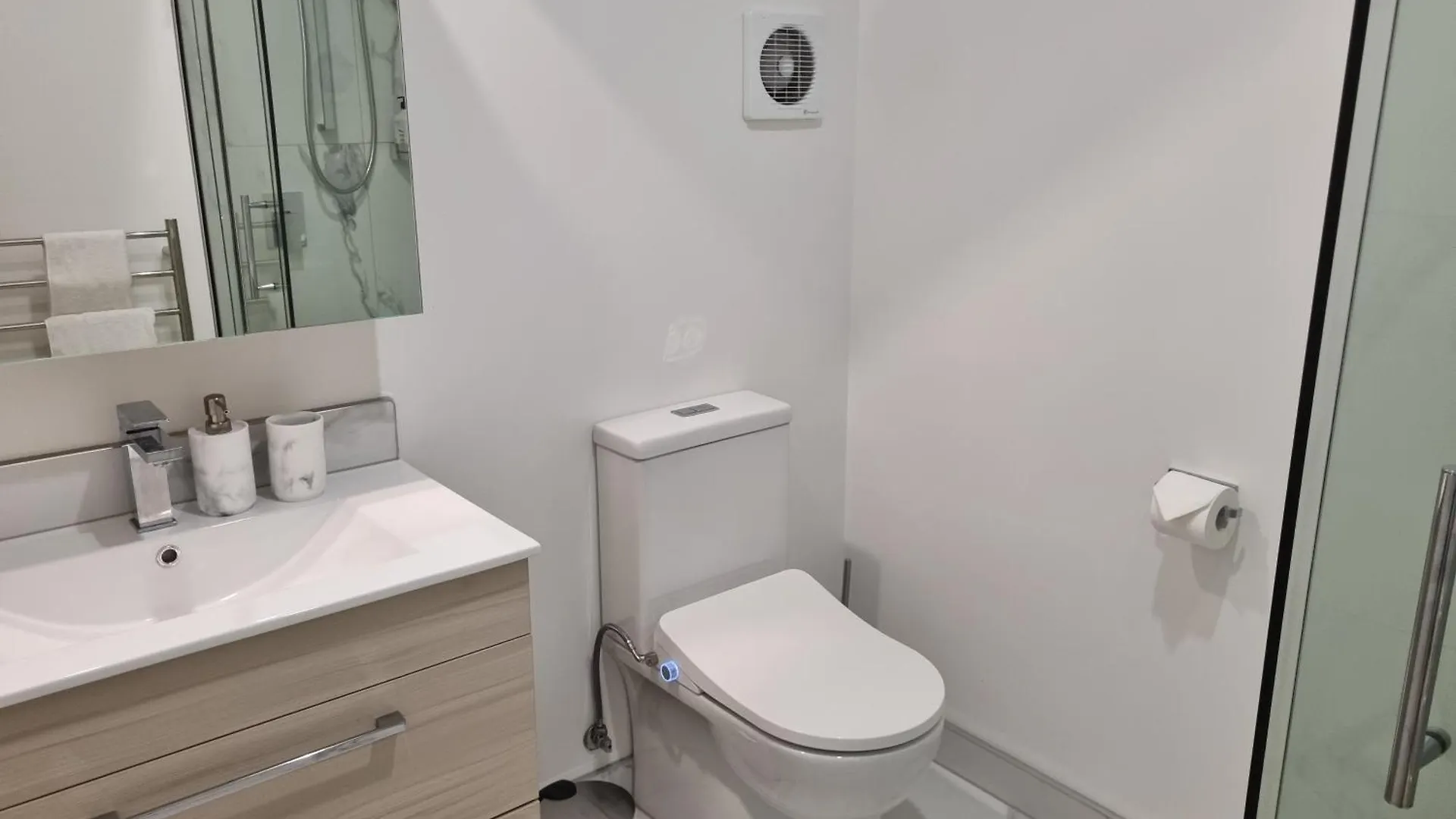 Cloud Nine Elegant Escape Awaits Apartment Christchurch 0*,